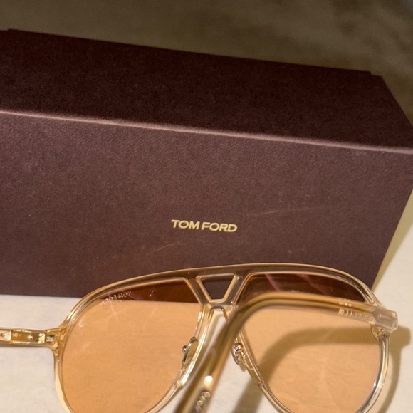 Tom Ford Unisex Transparent Sunglasses -like new - Picture 6 of 8